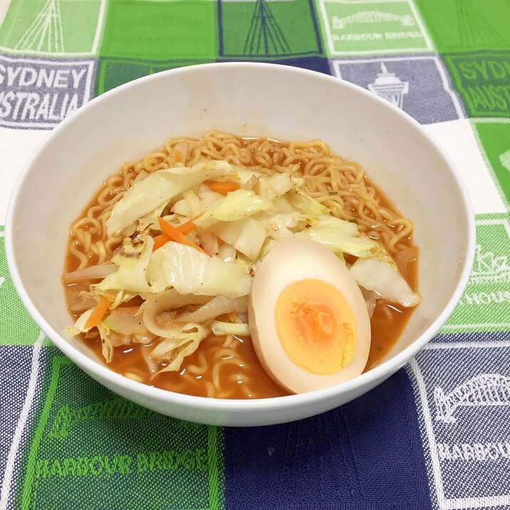 野菜と味付けたまごのせコチュジャンラーメン♪